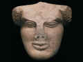 Testa in marmo di Atena, H 14,5 cm, inizi del V secolo a.C., da Taranto. Boston, Museum of Fine Arts