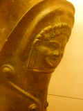 Particolare di una gamba in bronzo forse pertinente ad una replica del secondo donario eretto a Delfi dai tarantini. Londra, British Museum, proveniente forse da Taranto, H 80 cm, 480-460 a.C. Foto failing angel