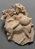 Terracotta raffigurante un cavaliere, H 27,9 cm, IV secolo a.C., da Taranto. New York, Metropolitan Museum of Art